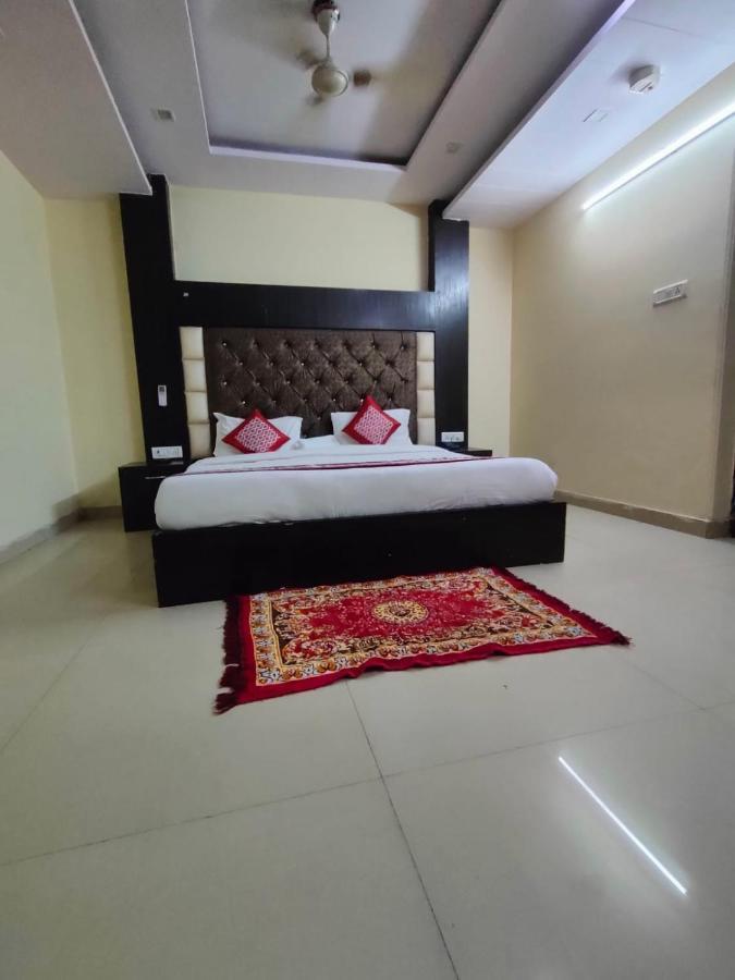 Hotel Star Palace - Near Karol Bagh Metro 델리 외부 사진