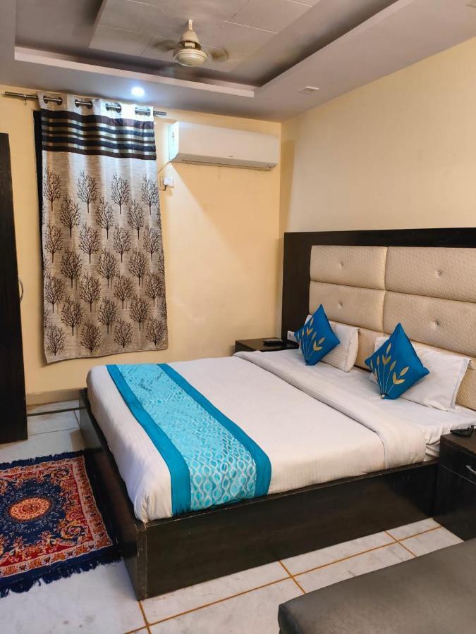 Hotel Star Palace - Near Karol Bagh Metro 델리 외부 사진