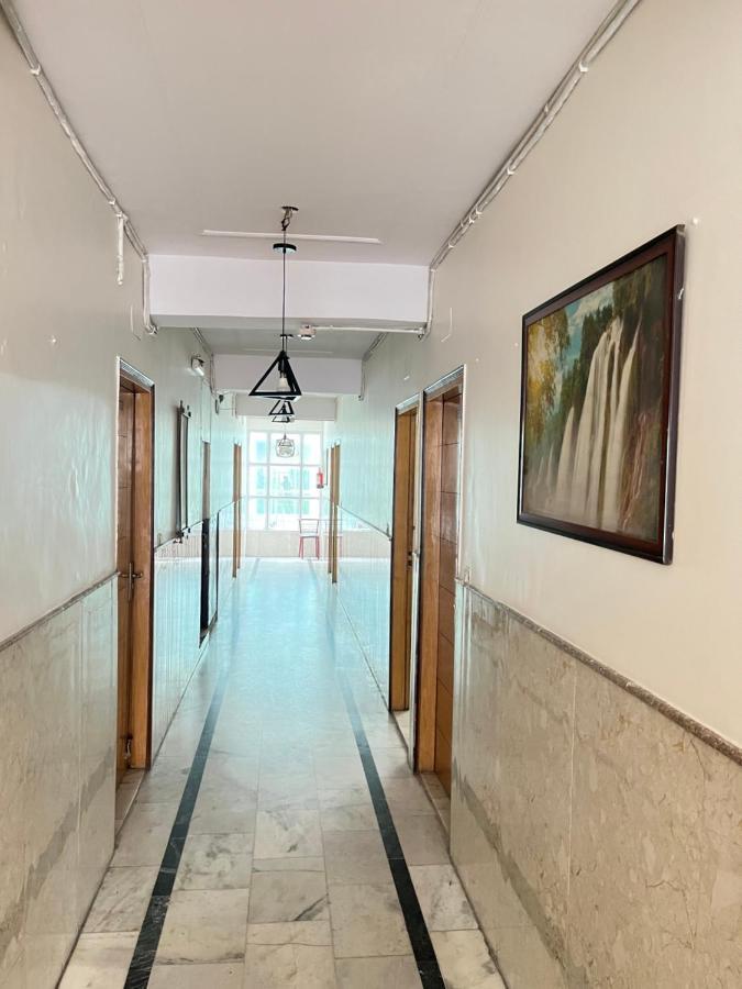 Hotel Star Palace - Near Karol Bagh Metro 델리 외부 사진