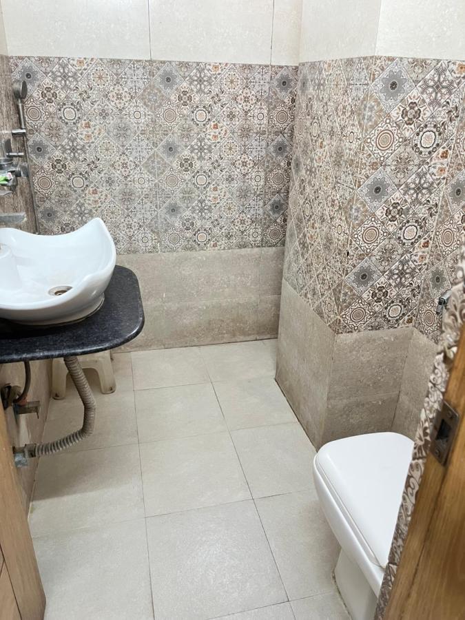 Hotel Star Palace - Near Karol Bagh Metro 델리 외부 사진