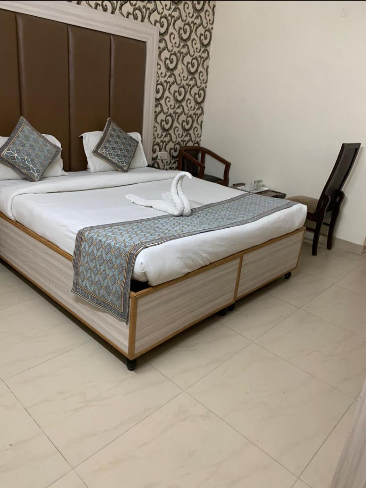 Hotel Star Palace - Near Karol Bagh Metro 델리 외부 사진